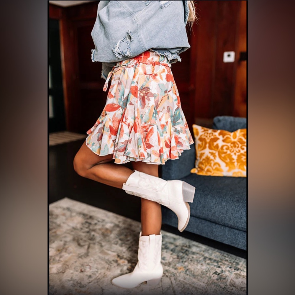 NEW Entro Autumn Leaves Ruffled Flare Elastic Waist Multicolor Floral Mini Skort